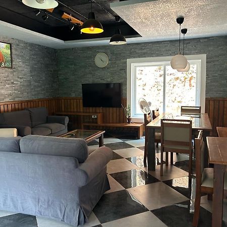 Kv By Halcyon Traveltech Appartement Anachal Buitenkant foto