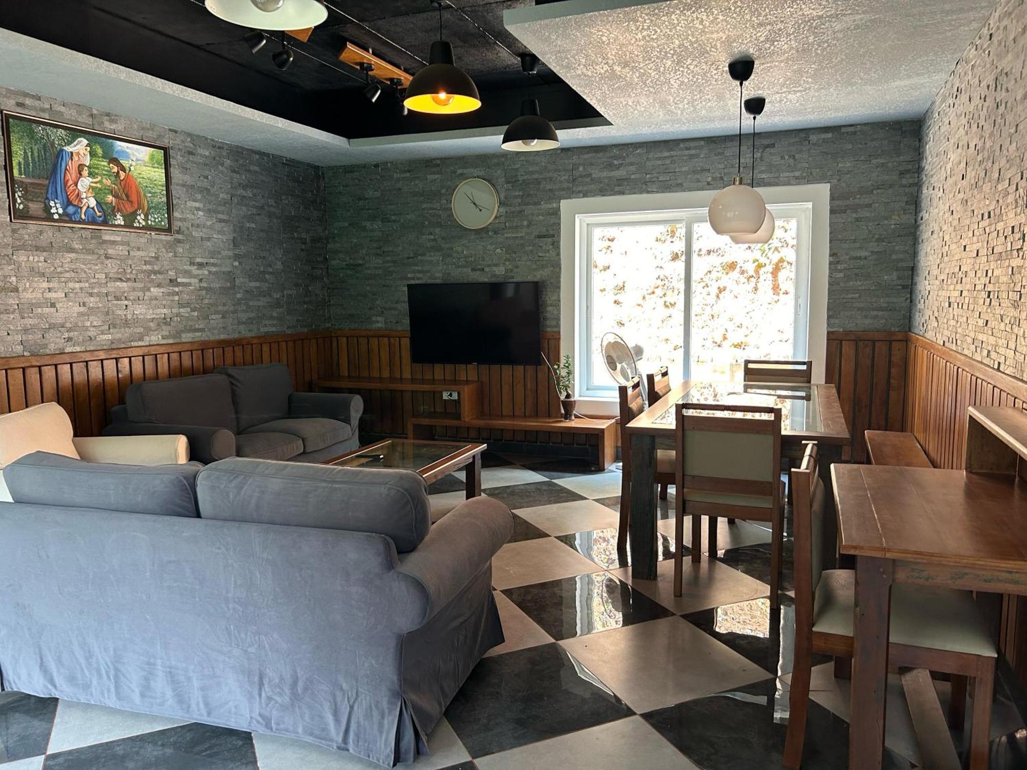 Kv By Halcyon Traveltech Appartement Anachal Buitenkant foto