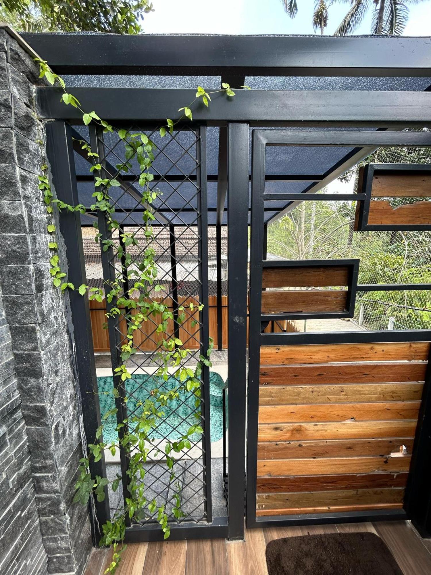 Kv By Halcyon Traveltech Appartement Anachal Buitenkant foto