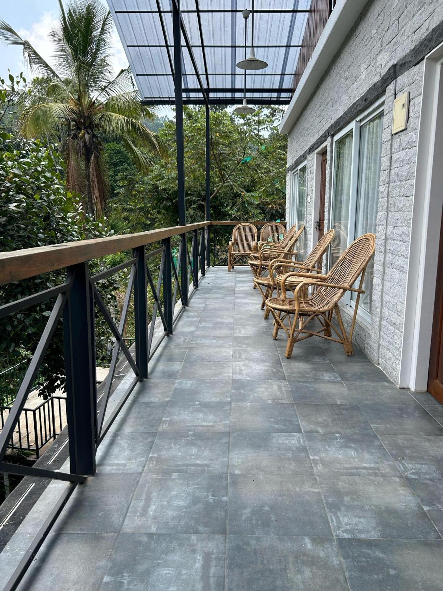 Kv By Halcyon Traveltech Appartement Anachal Buitenkant foto