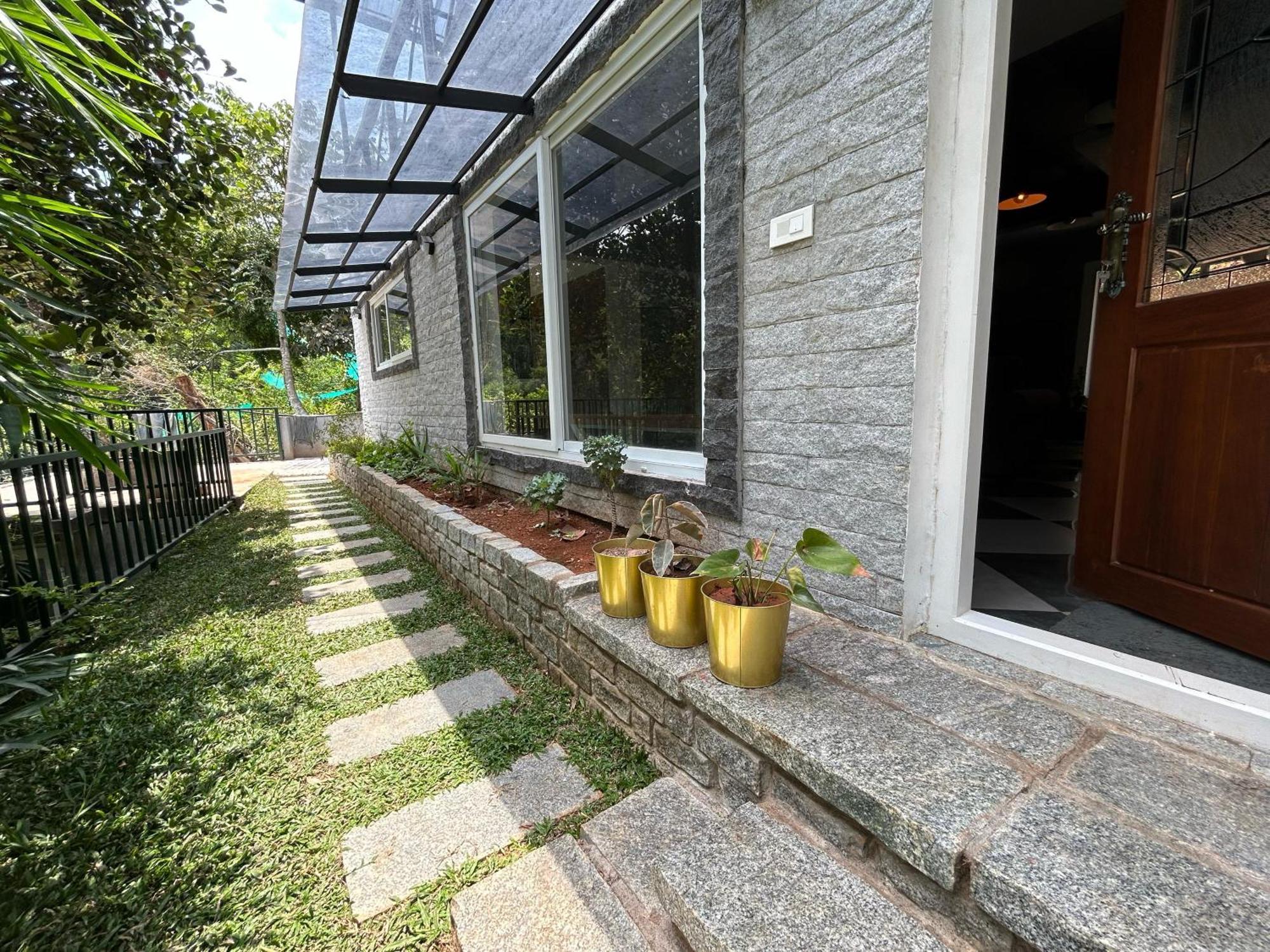 Kv By Halcyon Traveltech Appartement Anachal Buitenkant foto